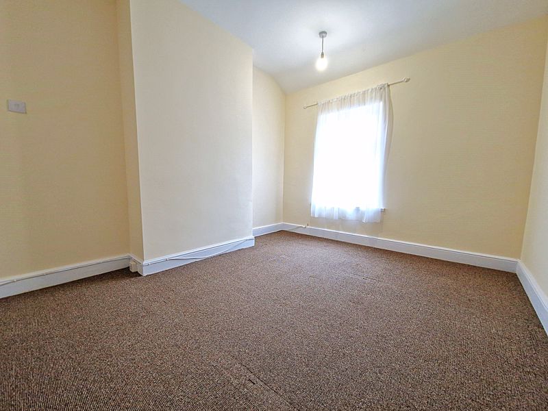 Front bedroom- click for photo gallery